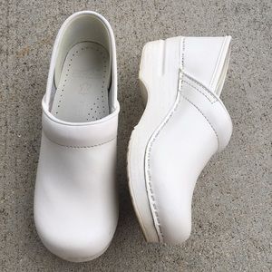 DANSKO Clogs White Leather Size 38 N